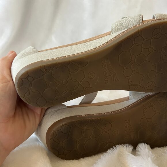 Dansko Comfort Sandal Womens Size 10 Cream Beige Minimalist Platform - Picture 9 of 10